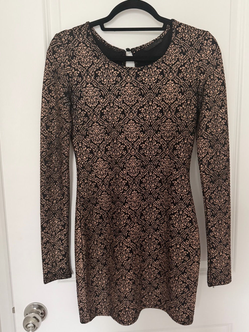 Lucca Couture Long-Sleeve Patterned Dress in Black and Beige